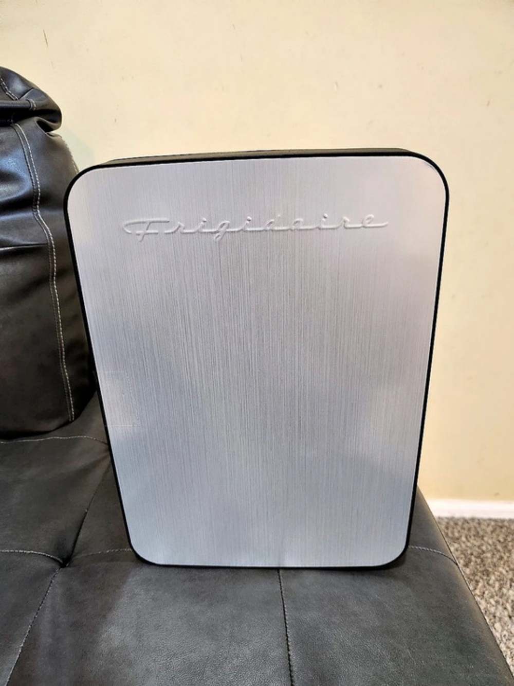 New Frigidaire Retro Portable Mini Fridge Black Check Pictures